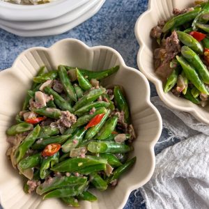 Finish dish of gising gising in a bowl, ready to eat.