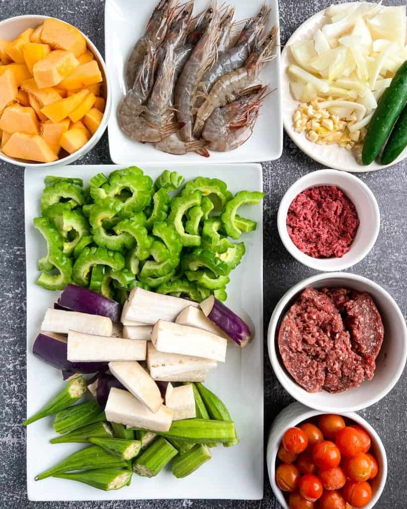 Ginisang gulay ingredients lists.