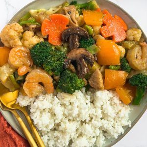 Finish dish of chop suey in a plate.